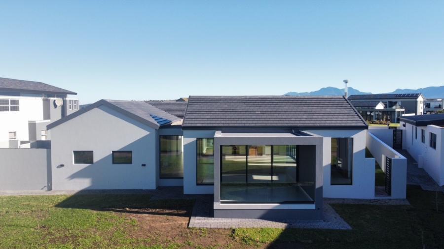 4 Bedroom Property for Sale in Oubaai Western Cape